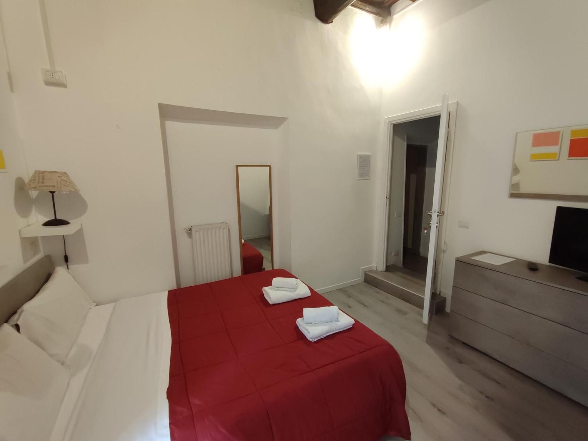 Giubbonari Street — Photos 1